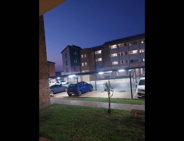 2 BEDROOM PROPERTY TO RENT IN RIVERSIDE VIEW EXT 30